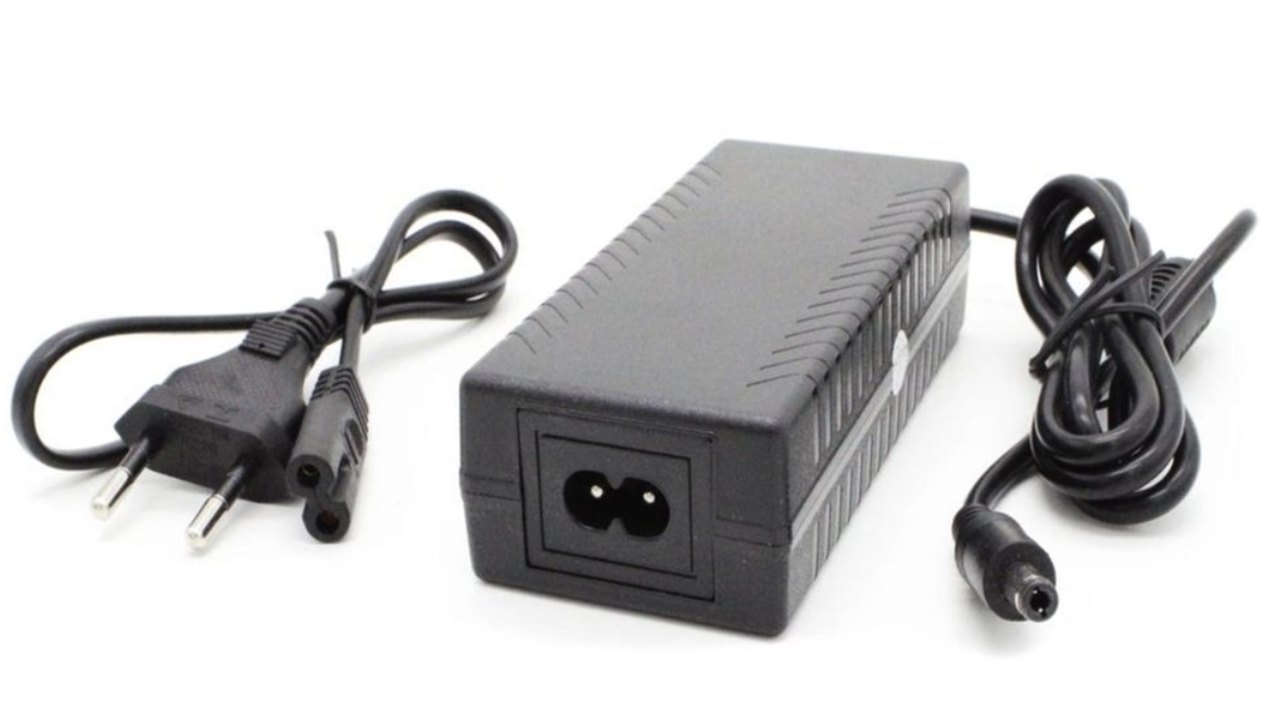 картинка Блок питания универсальный сетевой адаптер MRM-POWER A-356, 12В 6A (5.5x2.5 мм), зарядное устройство от магазина "мир Электроники"